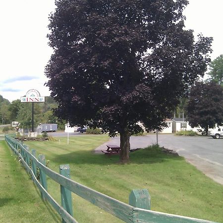 Colonnade Inn Lyndonville ภายนอก รูปภาพ