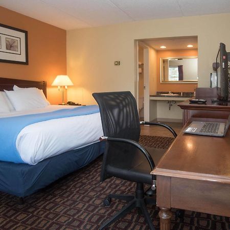Colonnade Inn Lyndonville ภายนอก รูปภาพ