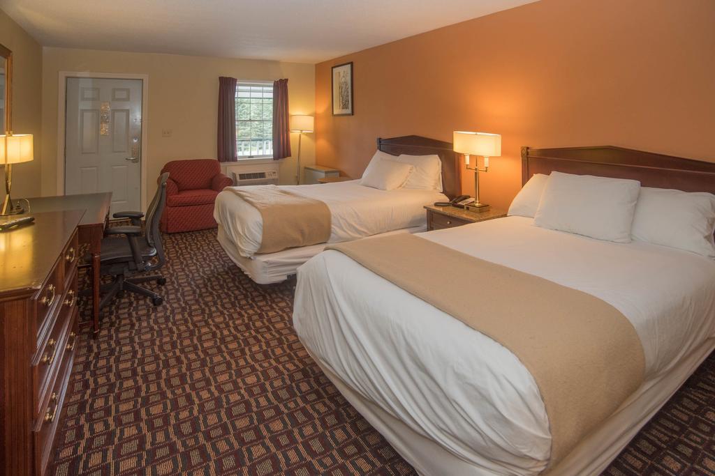 Colonnade Inn Lyndonville ภายนอก รูปภาพ