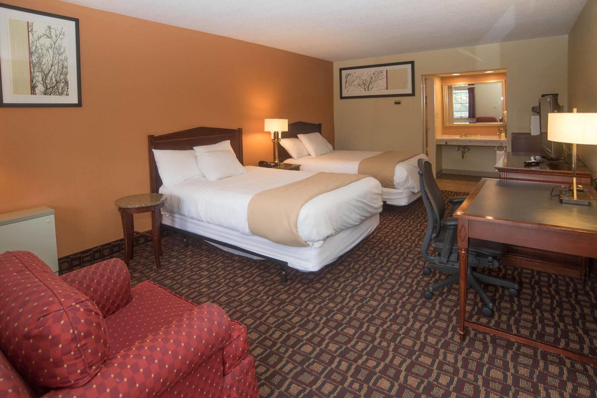 Colonnade Inn Lyndonville ภายนอก รูปภาพ
